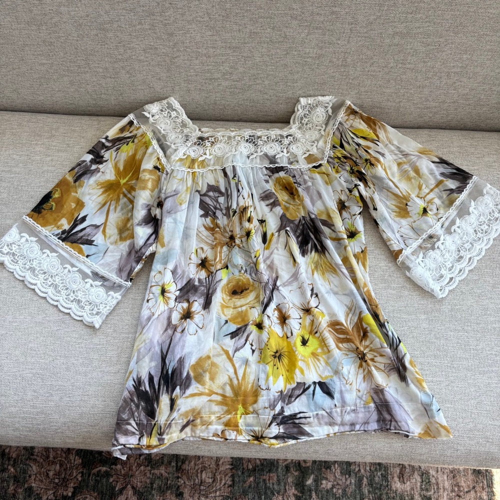 Karen Kane Floral Lace Peasant Blouse L 2010s Boho Chic Revival Whimsy Fairy